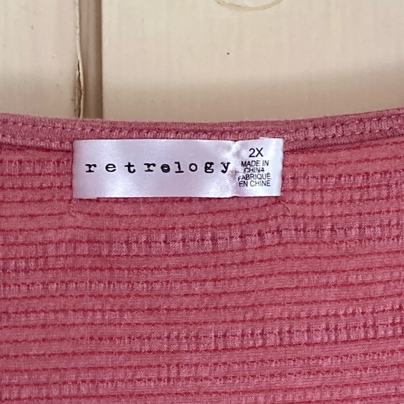 Textured, pink top - Picture 3 of 3